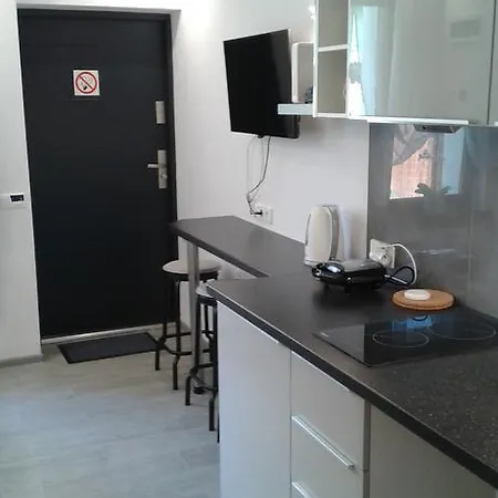 Bryza I I Ii * غدينيا